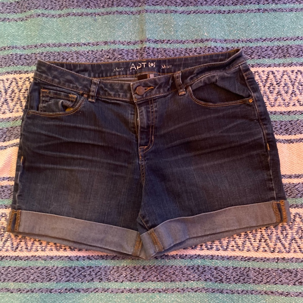 APT. 9 size 10 denim shorts